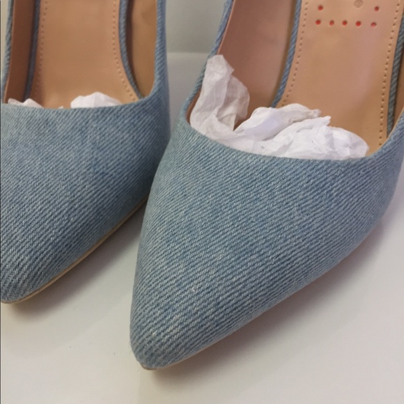 Classic Denim Pumps 👠 Size 8 Left - Picture 4 of 7